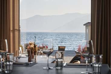 Vista Lakefront Boutique