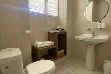 تختخواب و صبحانه Nuit Et Spa En Brenne
