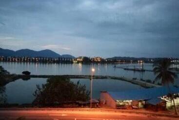 Marina Height Seaview Resort, Teluk Batik, Lumut