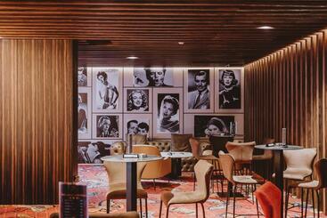 هتل Maritim Marina Bay Resort & Casino