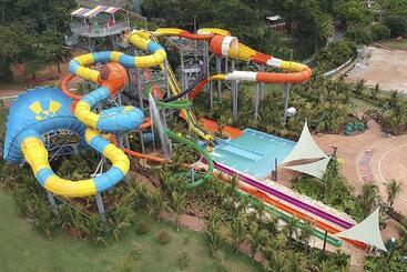 Opr   Resort Em Olimpia Frente Piscina
