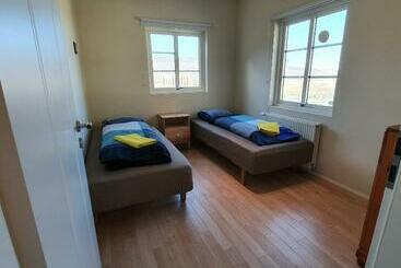 پانسیون Hvammur 2 Guesthouse Red House