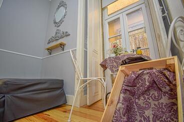 تختخواب و صبحانه B In B Lisbon Downtown Suites