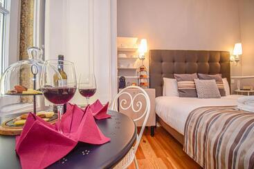 تختخواب و صبحانه B In B Lisbon Downtown Suites