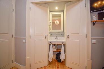 تختخواب و صبحانه B In B Lisbon Downtown Suites