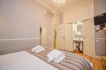 تختخواب و صبحانه B In B Lisbon Downtown Suites