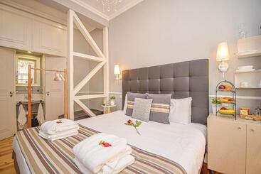 تختخواب و صبحانه B In B Lisbon Downtown Suites