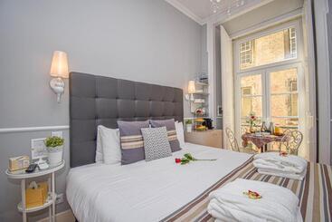 تختخواب و صبحانه B In B Lisbon Downtown Suites
