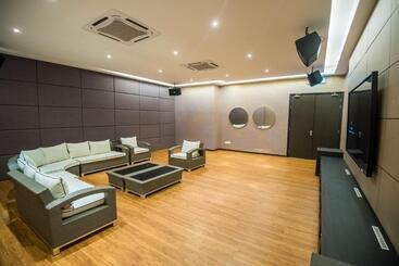 هتل Molek Regency Taman Molek