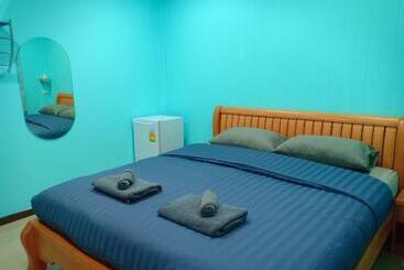 Отель Siri Guesthouse