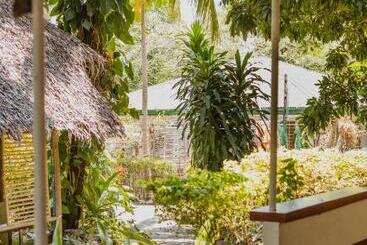 Puerto Galera Hostel