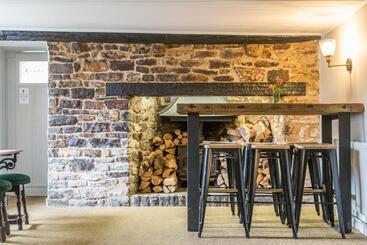تختخواب و صبحانه The Prince Of Waterloo Boutique Guest Rooms