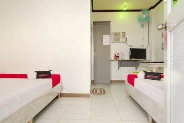 هتل Reddoorz @ Prince Jb Beach Resort Zambales