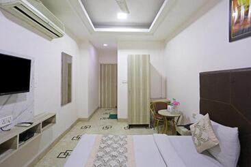 هتل Sterling Inn, New Delhi