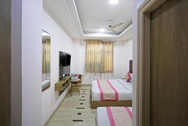 هتل Sterling Inn, New Delhi