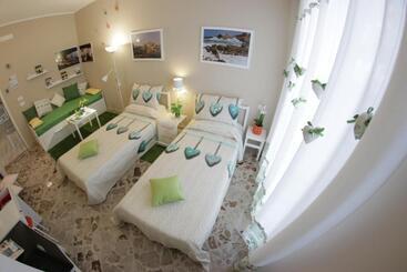 پانسیون Dimora Pascali Holiday    Rooms & Relax