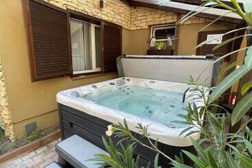 پانسیون Penthouse Privát Jakuzzival Smeraldo Villa