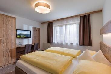 בית מלון כפרי Zeitlos Apartments   Neu Ab Dezember 2024