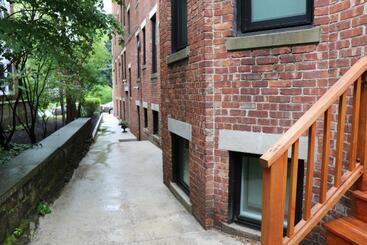 A Stylish Stay W/ A Queen Bed, Heated Floors.. #37