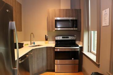 A Stylish Stay W/ A Queen Bed, Heated Floors.. #37
