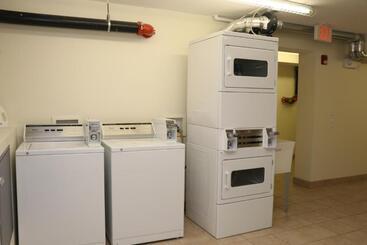 Comfy Beacon Hill Studio Great For Work Travel #7