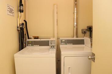 Heart Of South End, Convenient, Comfy Studio #22