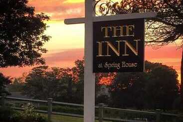 هتل The Inn At Spring House