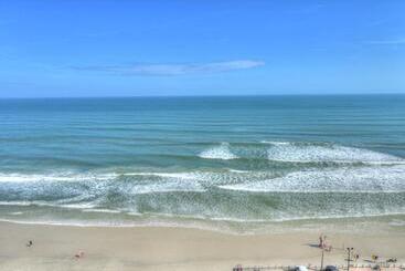 Wyndhams Ocean Walk Resort
