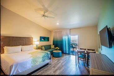 استراحتگاه Hilltop Villas At Bluebeard S Castle