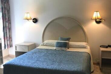 モーテル Cape Harbor Motor Inn