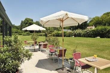 Brit Hotel Châteaudun