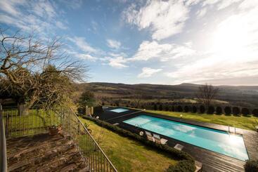 هتل Borgo San Faustino Country Relais And Spa