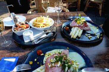 فندق Cafe Restaurant Duinzicht