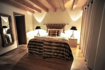 هتل Crans Luxury Lodges