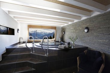 هتل Crans Luxury Lodges