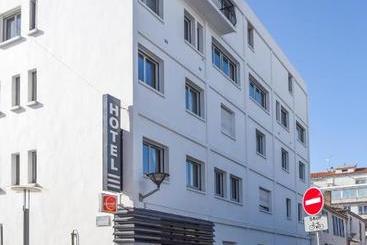 هتل Hôtel De La Vendée