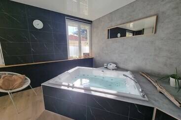 هتل Hôtel De Charme & Spa Le Grand Large