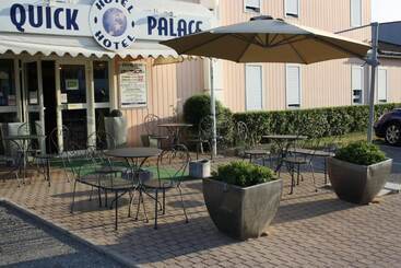 هتل Hôtel Quick Palace Valence Nord