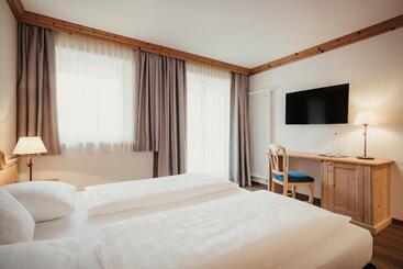 Kristallhotel Corona Krone - Marebbe