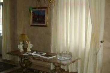 هتل La Petite Maison