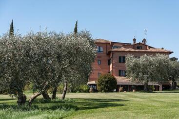 هتل Locanda Poggioleone