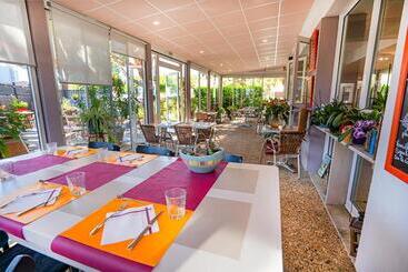 هتل Logis Hôtel Le Rialto