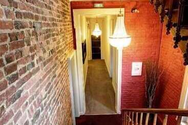 هتل Logis Manoir De Fourcy