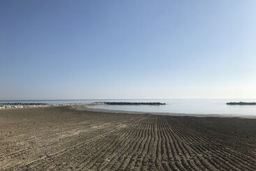 هتل Mediterraneo
