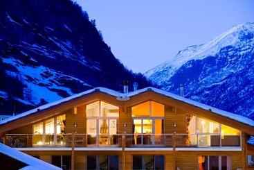 هتل Mountain Exposure Luxury Chalets & Penthouses & Apartments