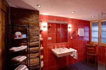 هتل Mountain Exposure Luxury Chalets & Penthouses & Apartments