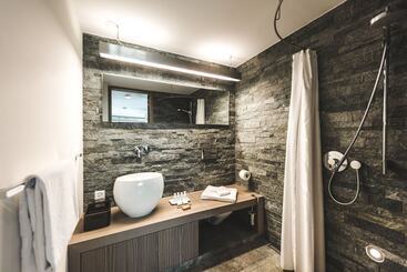 هتل Mountain Exposure Luxury Chalets & Penthouses & Apartments