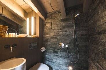 هتل Mountain Exposure Luxury Chalets & Penthouses & Apartments