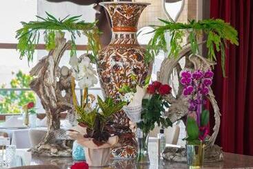 Nayla Palace Hotel Special Category