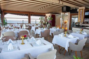 Nayla Palace Hotel Special Category
